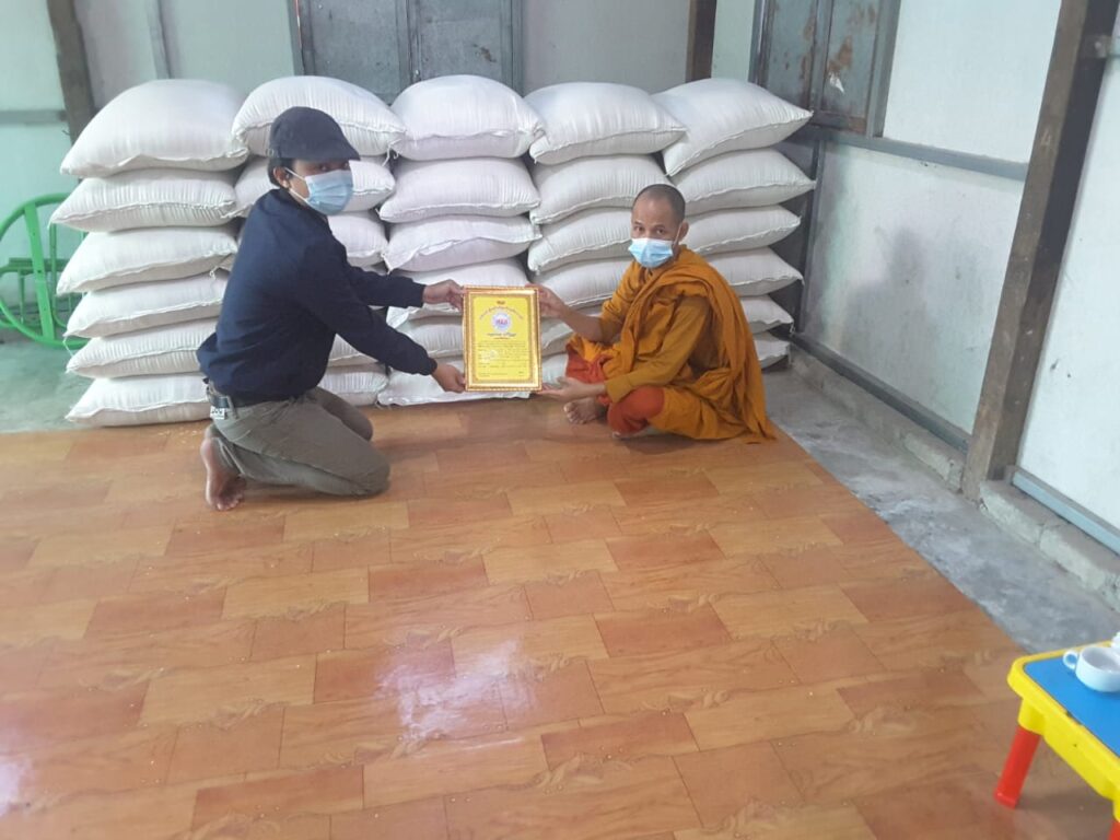 Aye Yeik Mon Nunnery Orphan Girls rice offerings