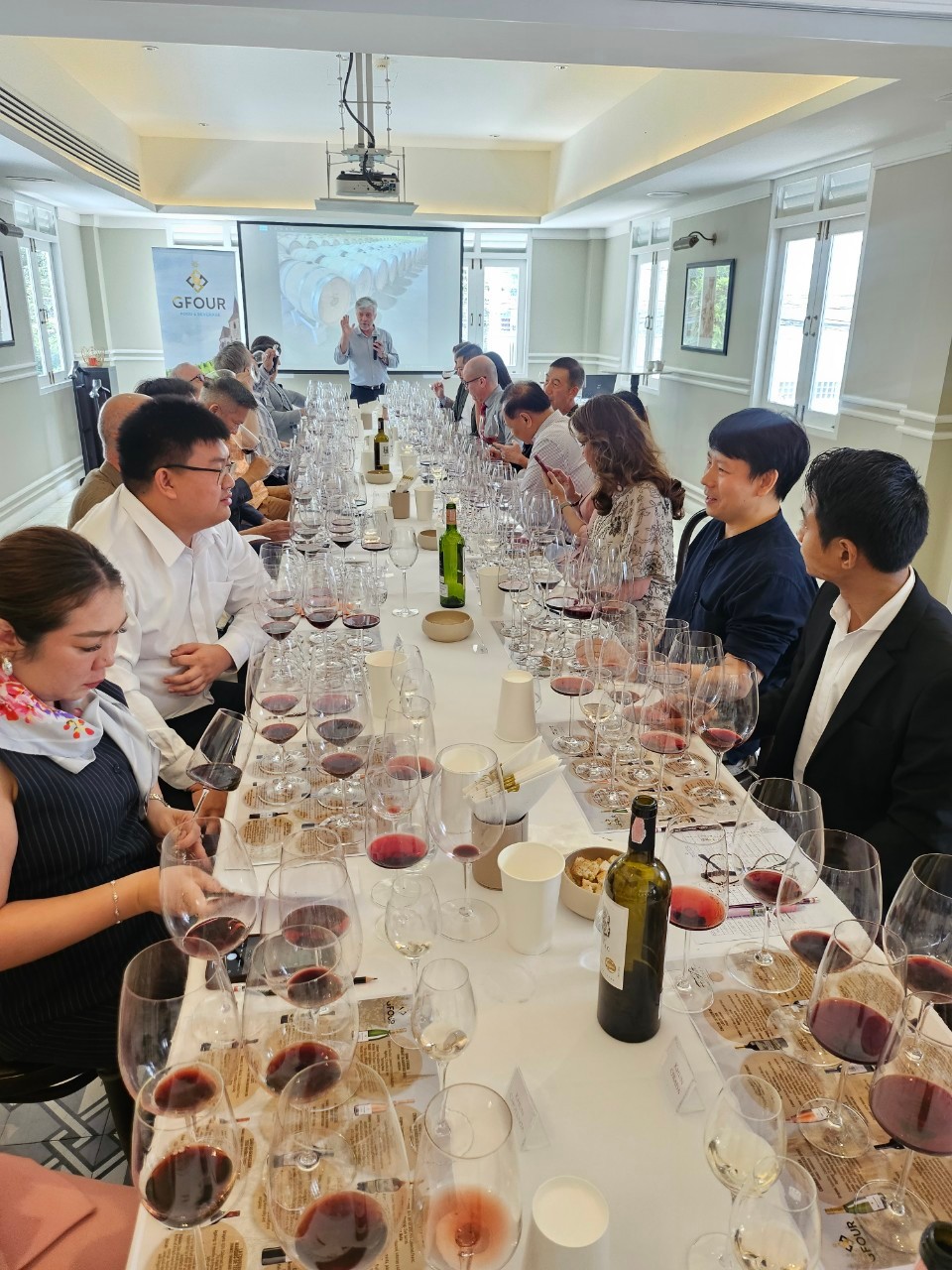 LINE_ALBUM_Exclusive Bordeaux Wine Master Class_250206_59
