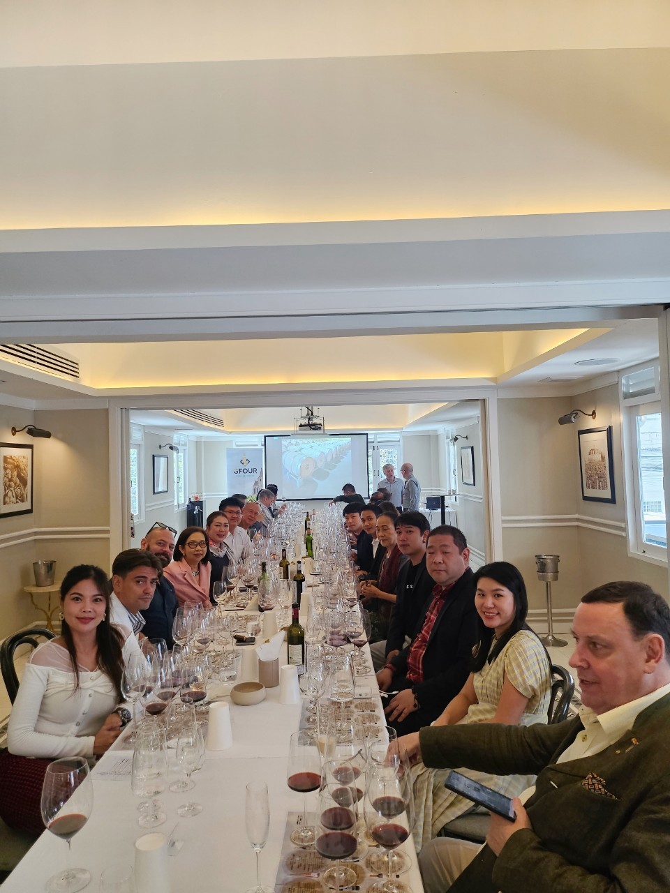 LINE_ALBUM_Exclusive Bordeaux Wine Master Class_250206_65