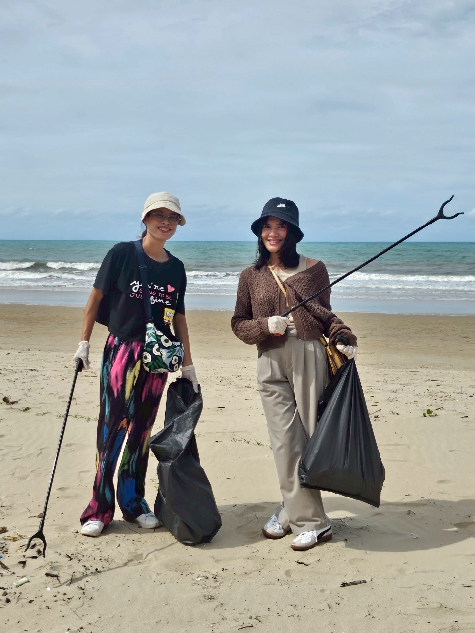 LINE_ALBUM_Staff Outing @ Rayong_250623_112
