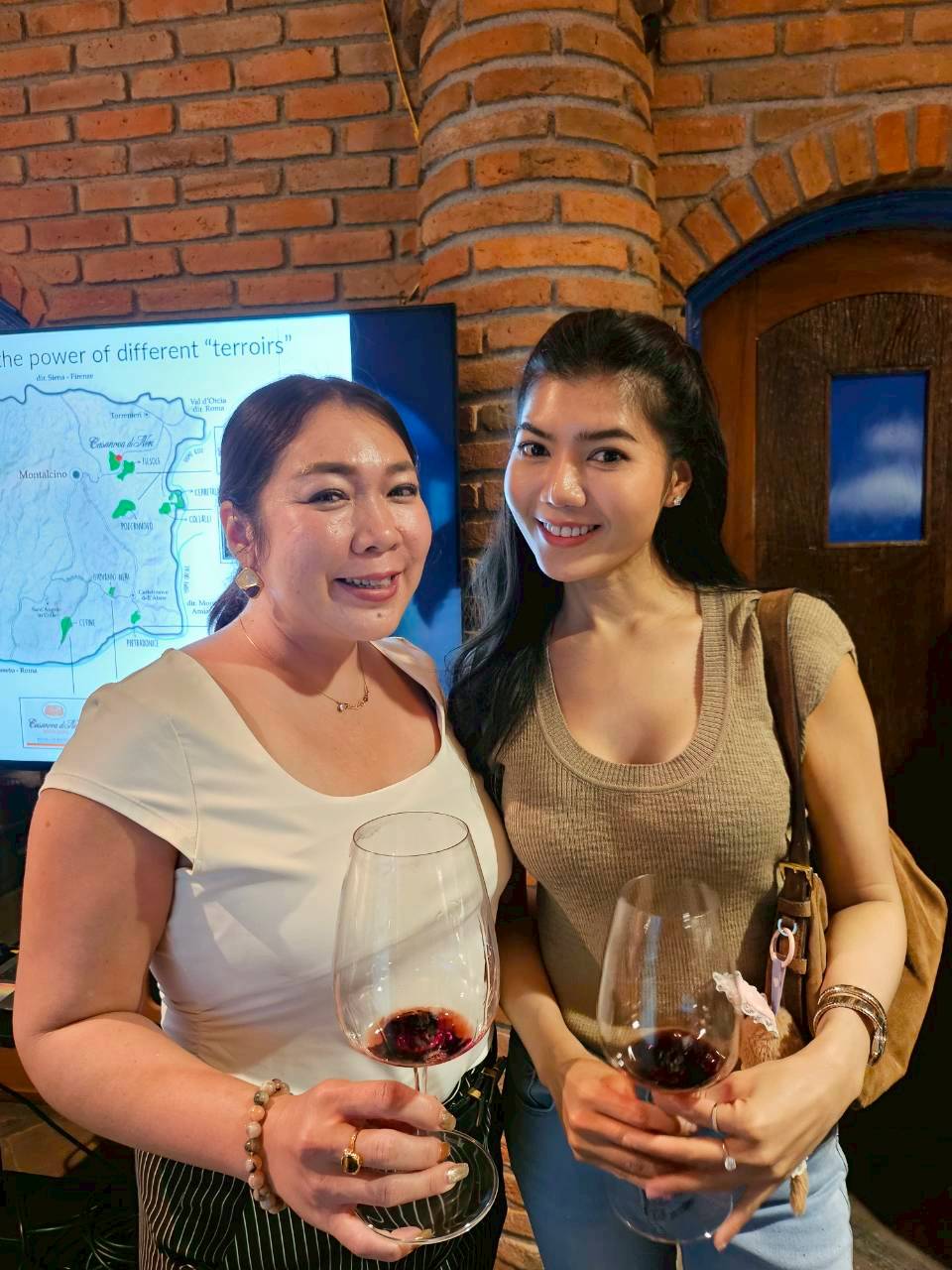 LINE_ALBUM_Casanova di Neri Wine Tasting @Gfour_260408_33